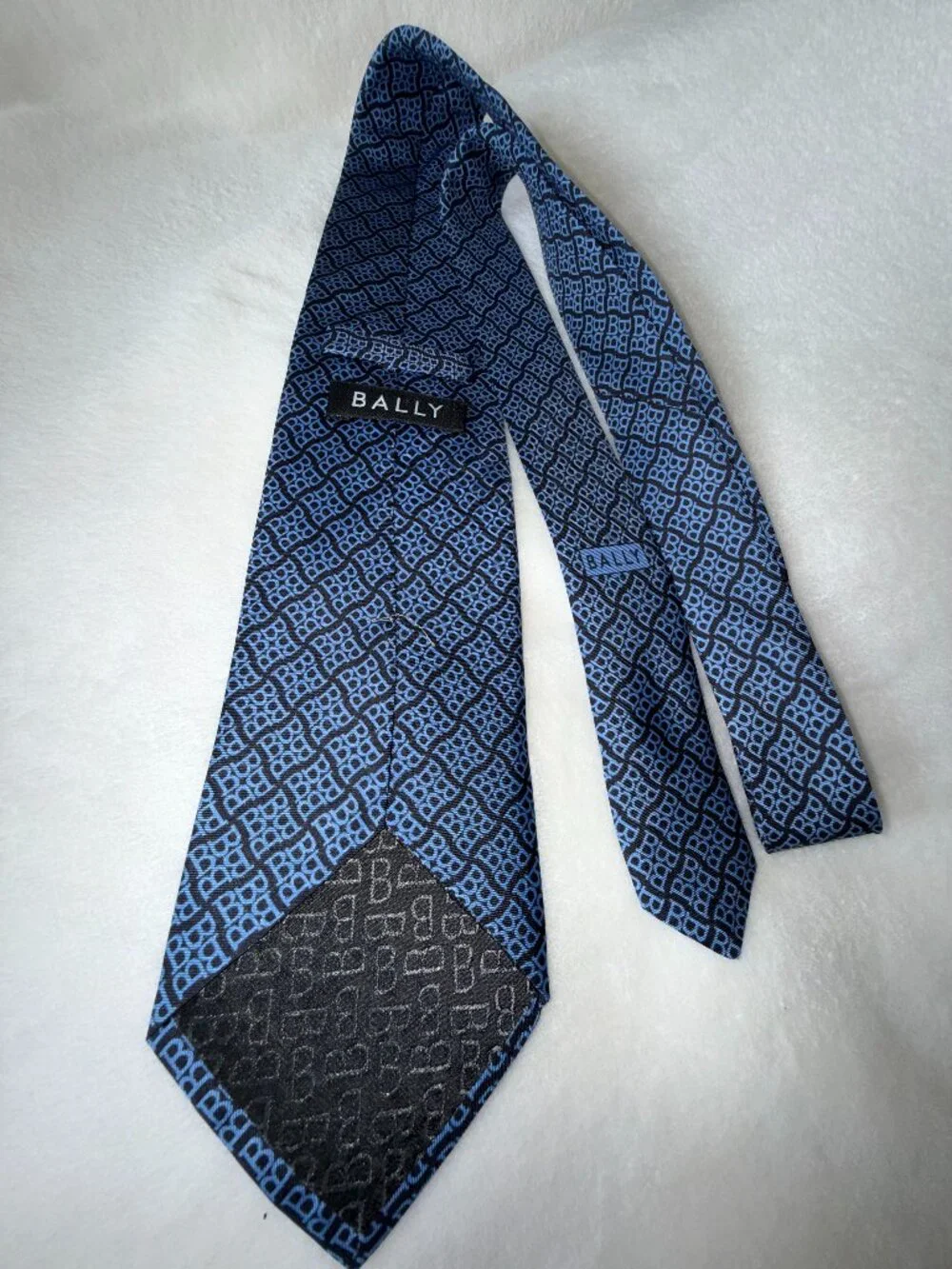 BALLY mens tie blue/black Bally logo silk made in Italy Like New Condition